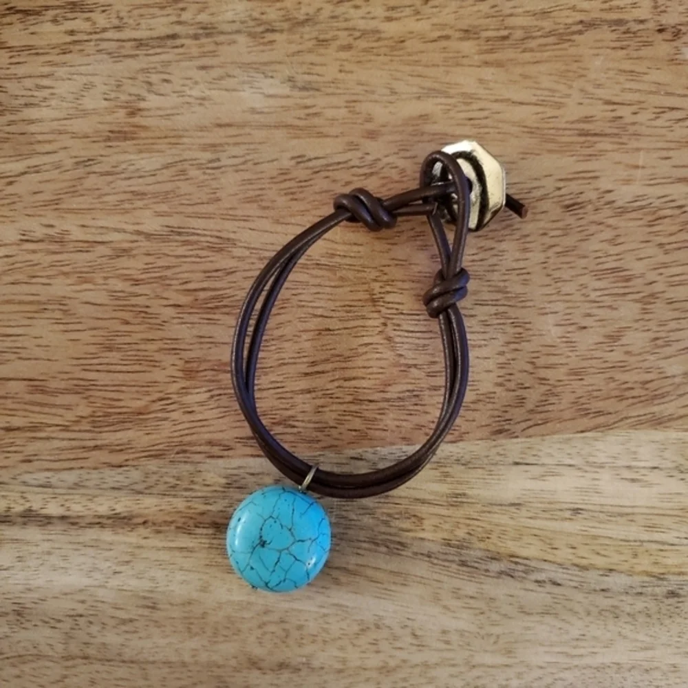 Turquoise bracelet with leather‎ strap